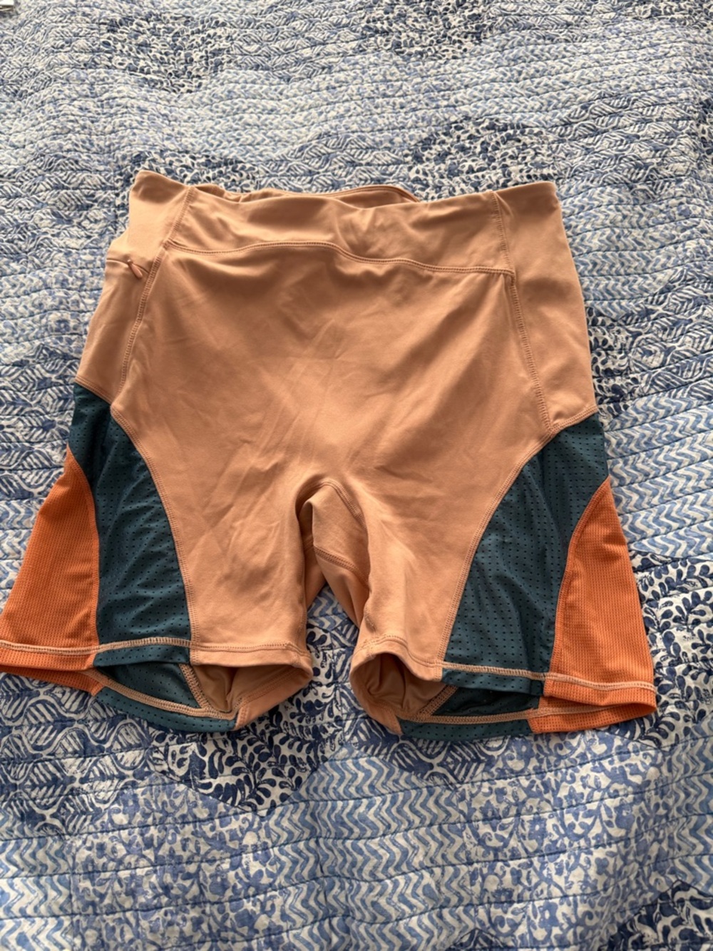 Fabletics Peach Athletic Bike Shorts with Teal & Orange Panels sz xl zip pocket